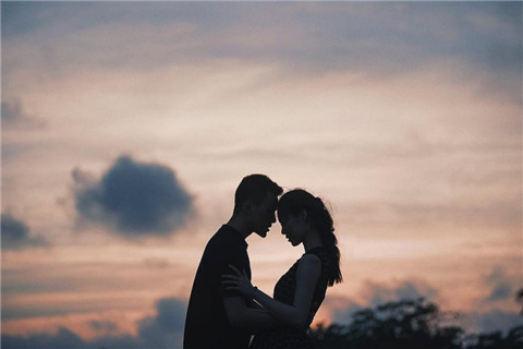 好的感情一定是相互尊重的,尊重的感情才有未来可言第3张